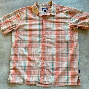 Patagonia Pucker Shirt Seersucker, Coral Plaid, Men’s Size Large